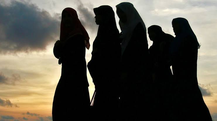 Women discussing other women